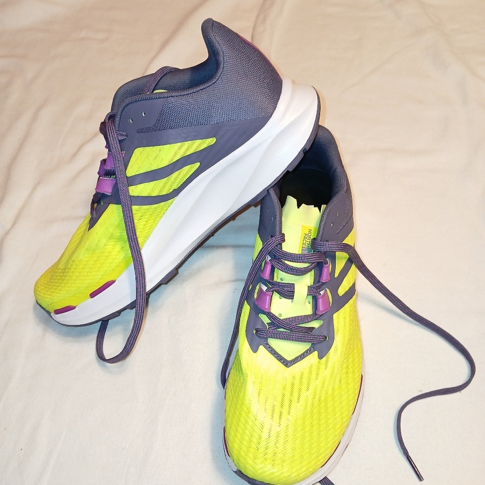 NWOT Sz.9.5 Womens The North Face Vectiv Enimus Sneakers